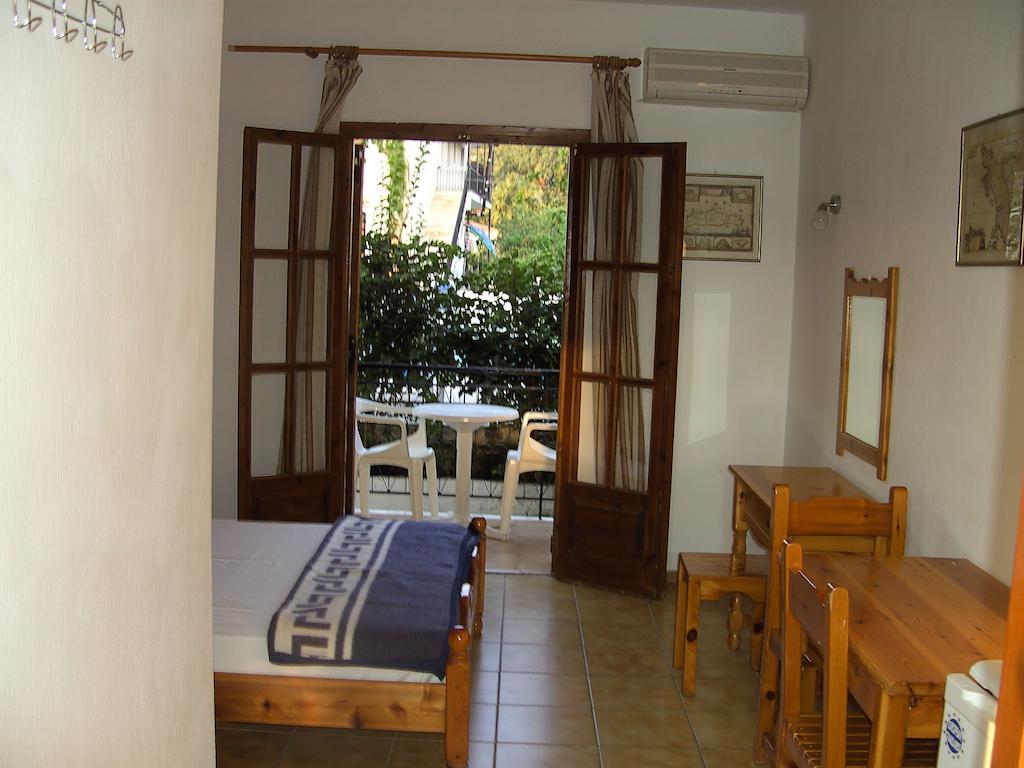 Marilena Apartments & Studios Ипсос Стая снимка