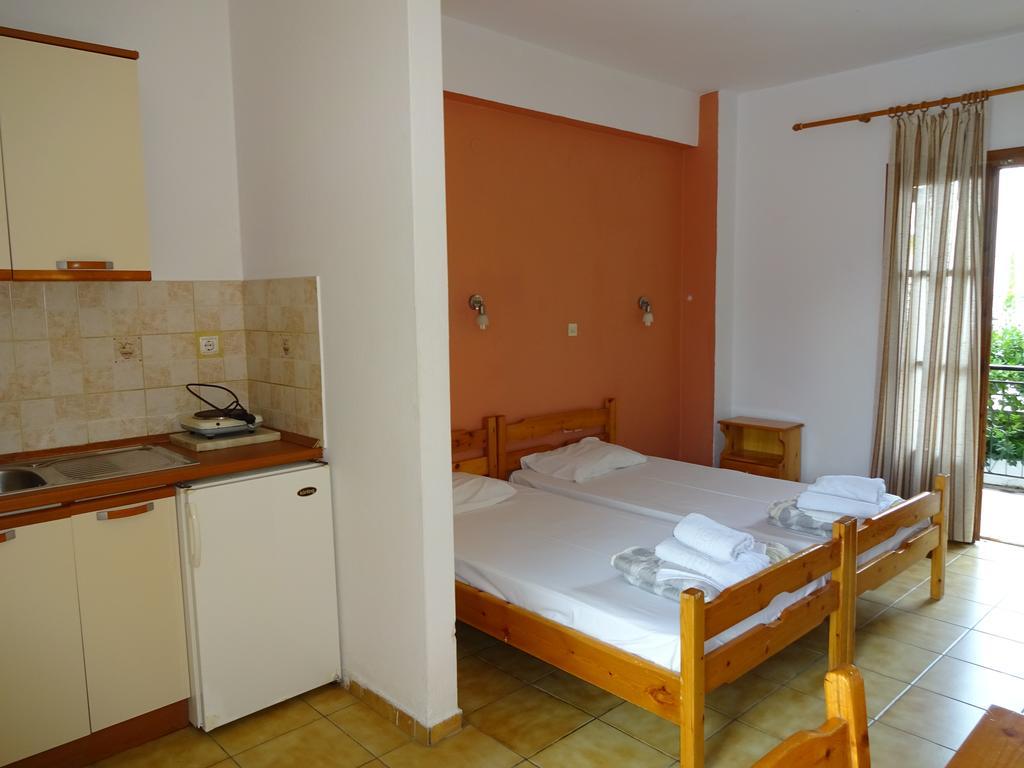 Marilena Apartments & Studios Ипсос Екстериор снимка