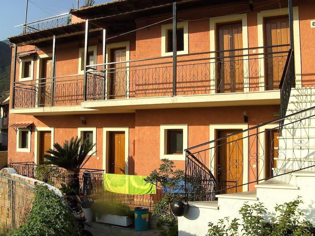 Marilena Apartments & Studios Ипсос Екстериор снимка